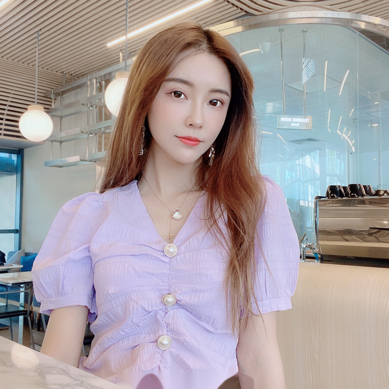 太久没自拍了,今年好流行紫色呀