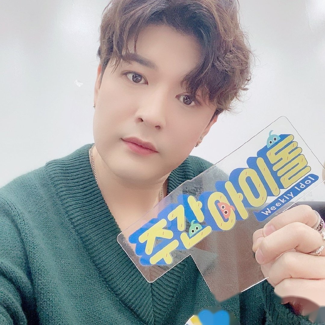 近日,super junior成员神童在节目中透露称三个月减重了62斤,27日,他