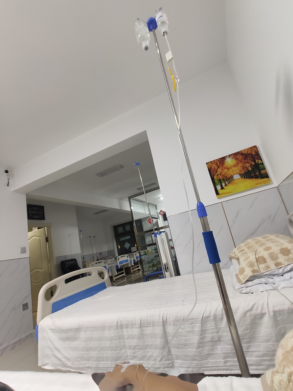 别个都在过七夕,我在诊所打点滴.