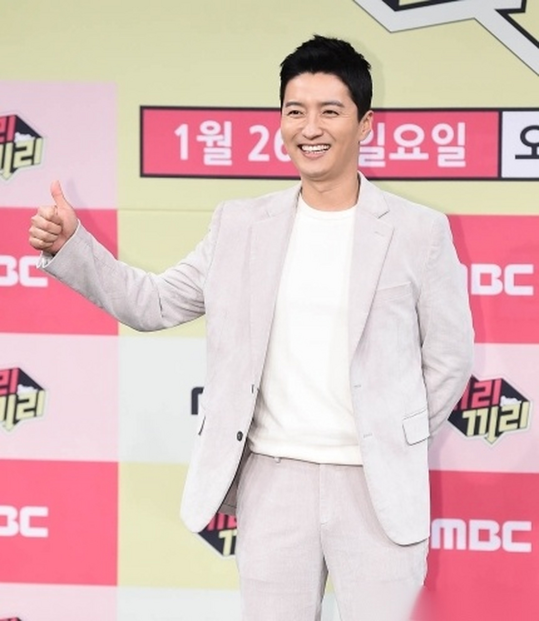 印乔镇有望加盟kbs新周末剧《三光公寓恋人们》.