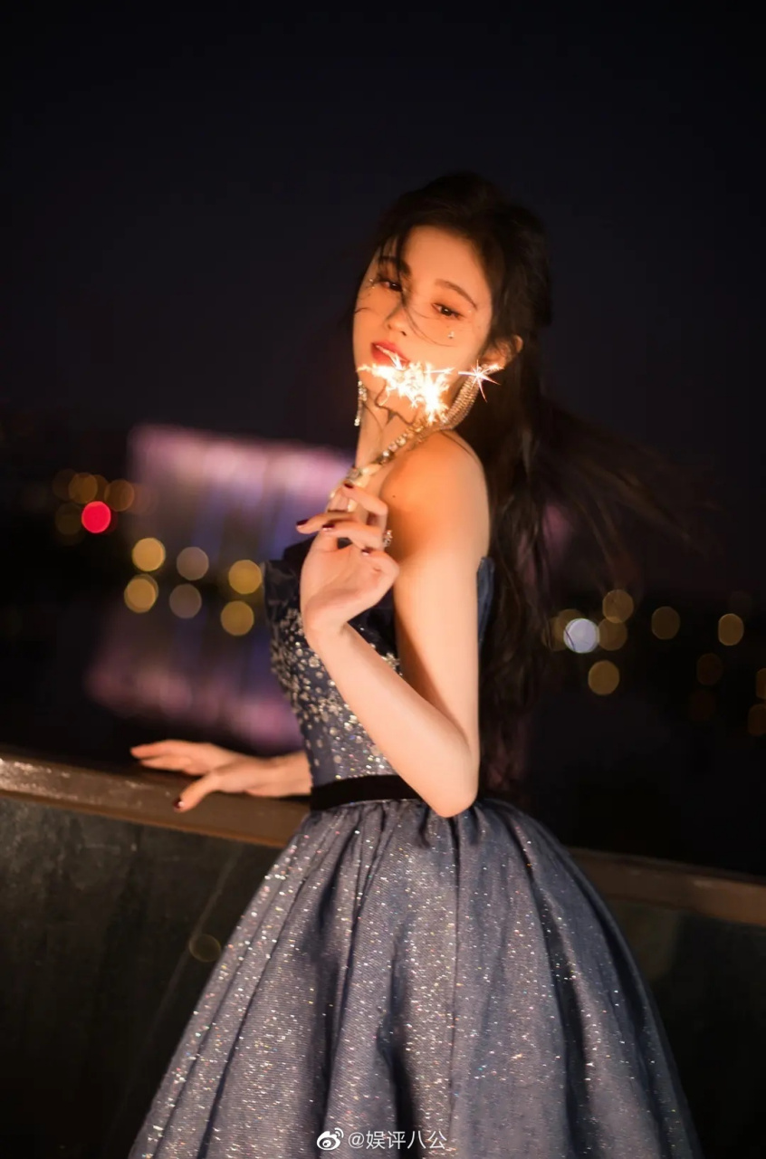 来看看鞠婧祎最近状态如何?