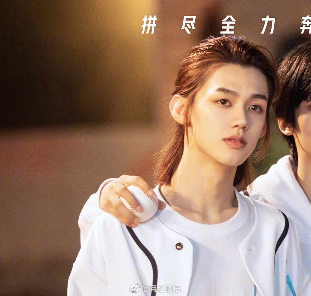 少年之名号称神颜的陈一辰动态和郭敬明发的精修简直判若两人吧?