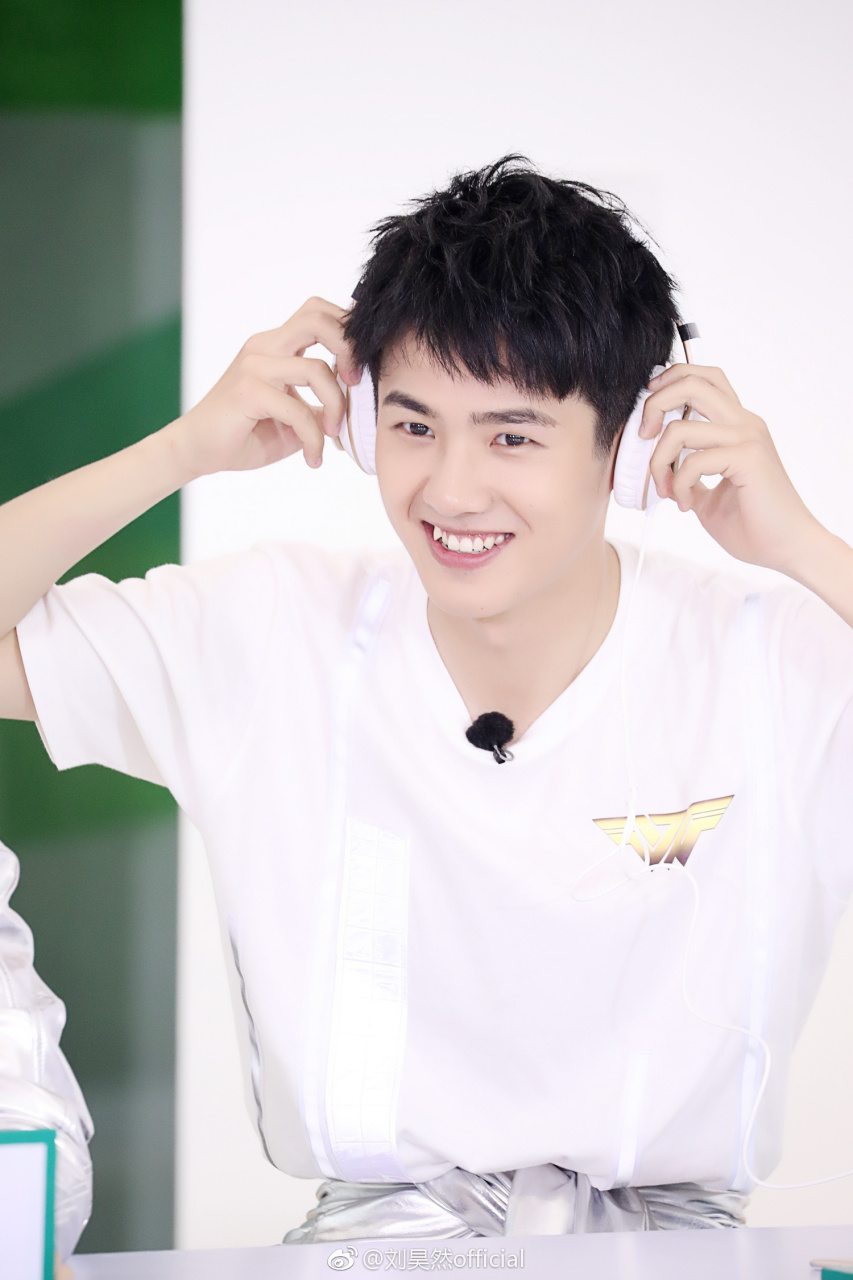 刘昊然唐人街探案3 当当当当当~春暖花开的季节,正适合回忆过去的点滴