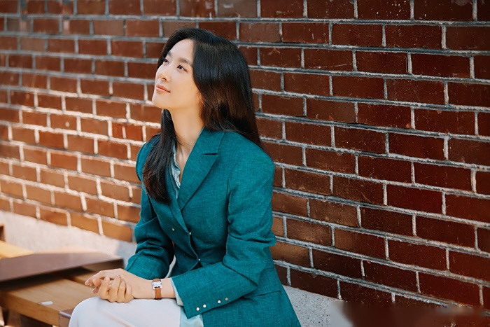 李清娥有望出演tvn新剧《昼与夜》女主角.