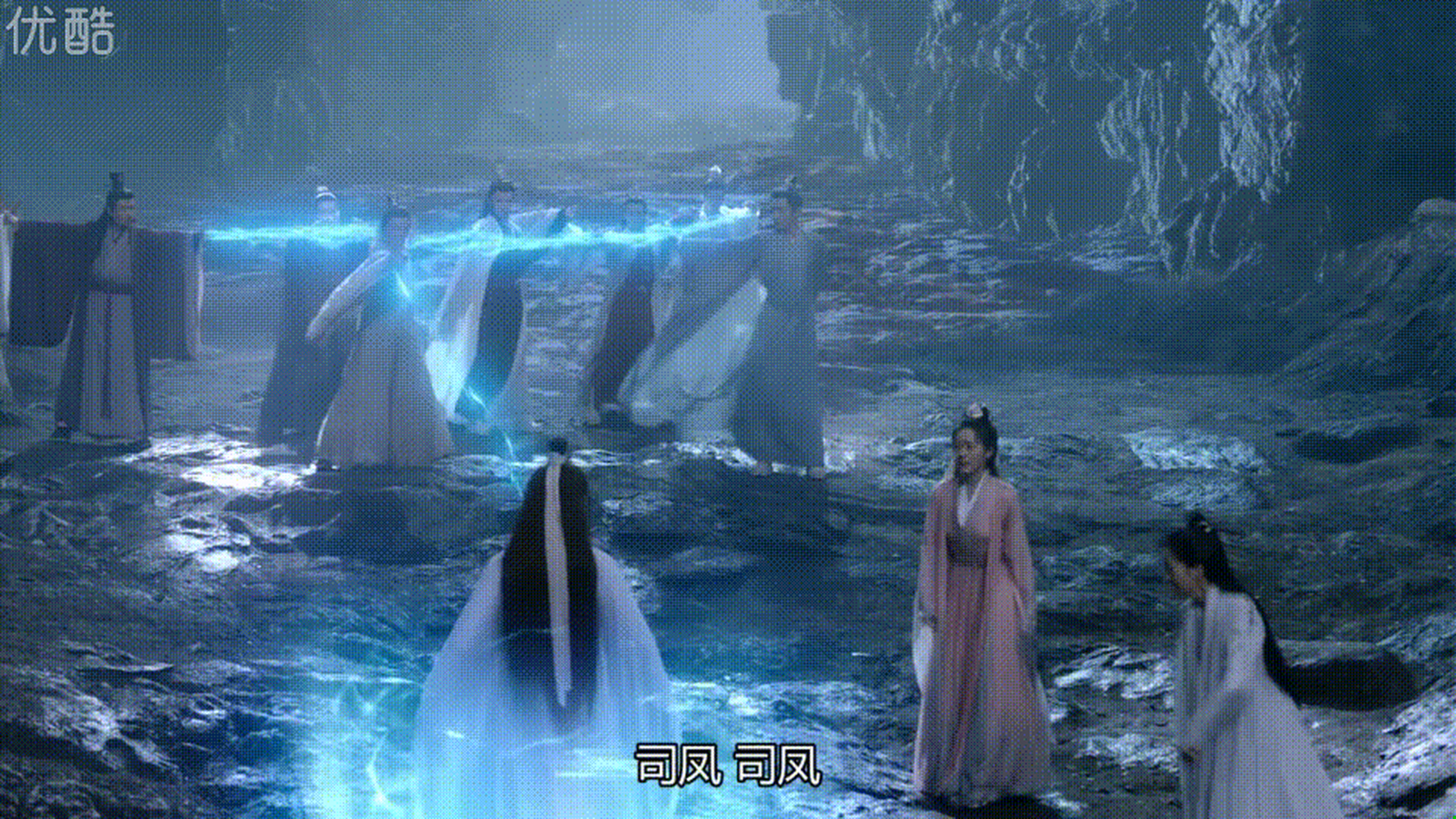 《琉璃》璇玑这里还不如小银花,正派长老要取司凤妖丹置他于死地