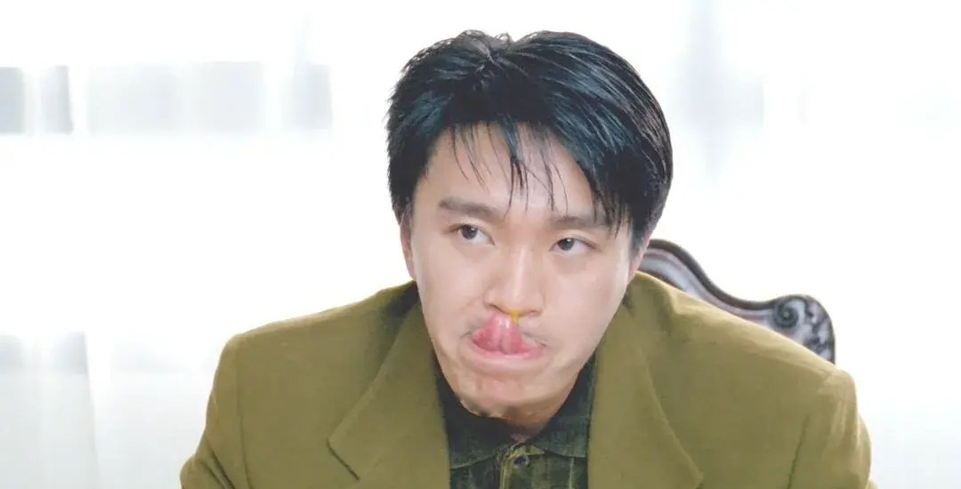 周星驰的成名之路可谓是非常坎坷.