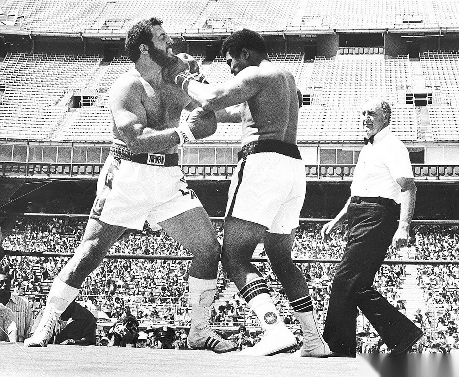 前nfl球员,莱尔·阿尔扎多(lyle alzado),真正的硬核男人.