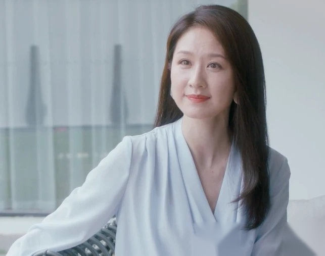 第一个狗血桥段:张乘乘(张萌饰)绿了徐姑姑(罗晋饰),怀孕后又找徐姑姑