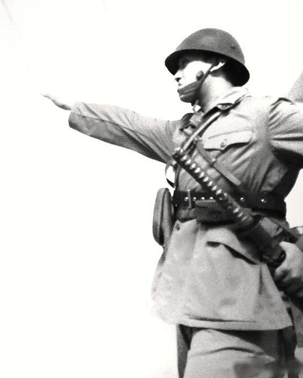 小鬼子行纳粹礼?