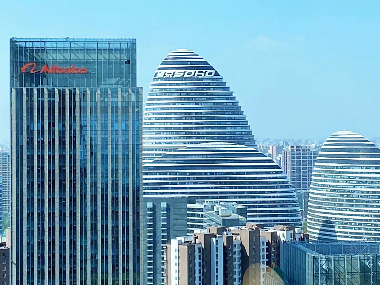 我在望京阿里b座,我先去占位置了,再晚了没地方了,大伙们,先到先得!