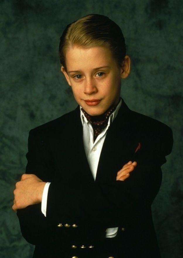 《小鬼当家》 一年一度的圣诞节到了 家里只留下小男孩一个人 可是,有