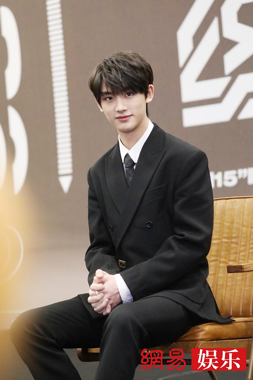 演员请就位# @丁程鑫_时代少年团 现场图来啦!