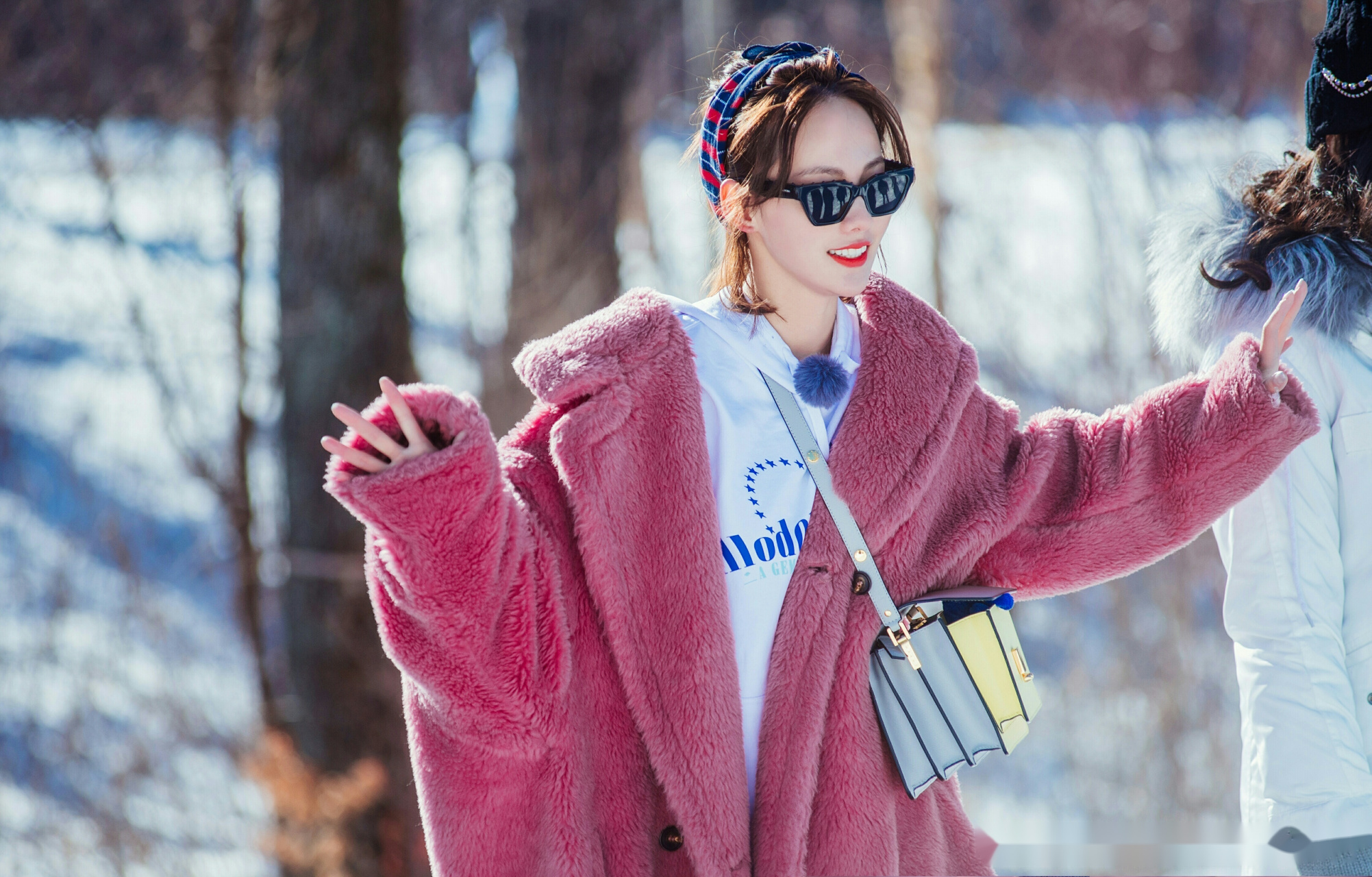 超有活力的张兔兔@张嘉倪 调皮上线~在《妻子的浪漫旅行》第二季中,张