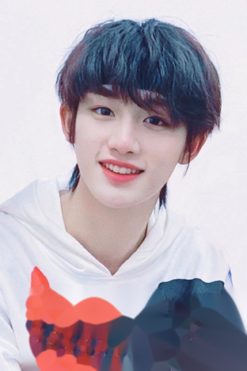 丁程鑫的小白牙真的好可爱,越来越奶了