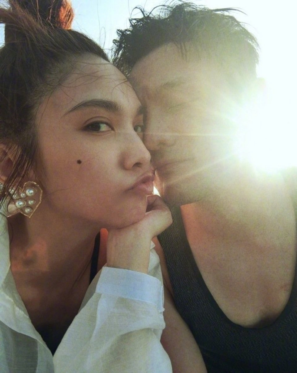 7月3日,杨丞琳在社交平台上发文感慨:"今天第100天,分开太久了.