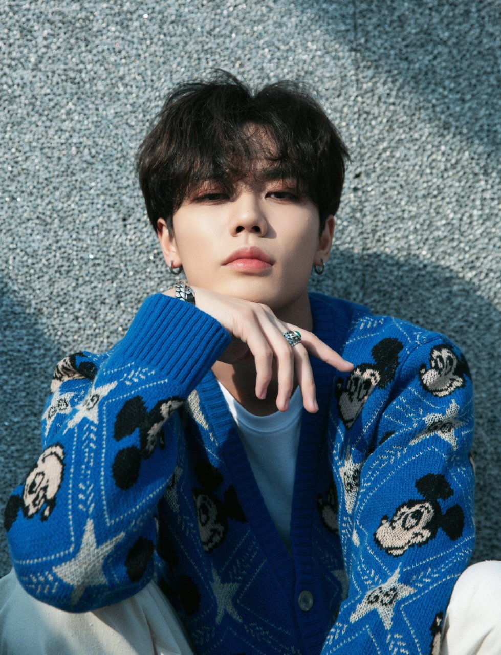 林彦俊身穿gucci 202.@费加罗男士的动态