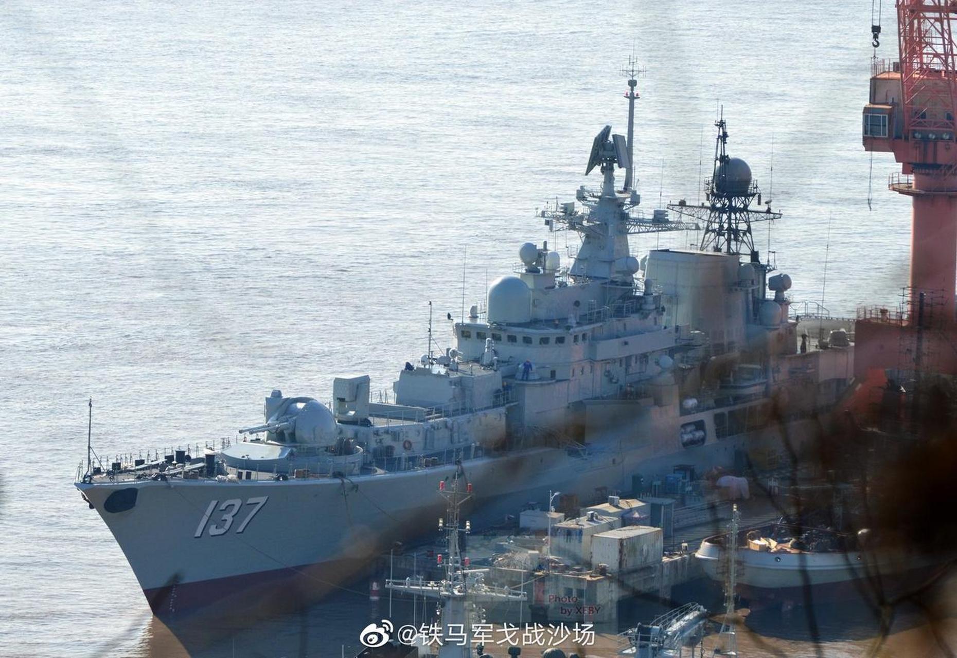 第二艘接受改装的现代级福州舰(舷号137)即将改装完毕,进行海试.