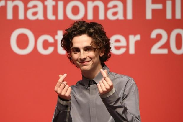 罗南甜茶情人节营业祝福粉丝,甜茶说中文比心超可爱.