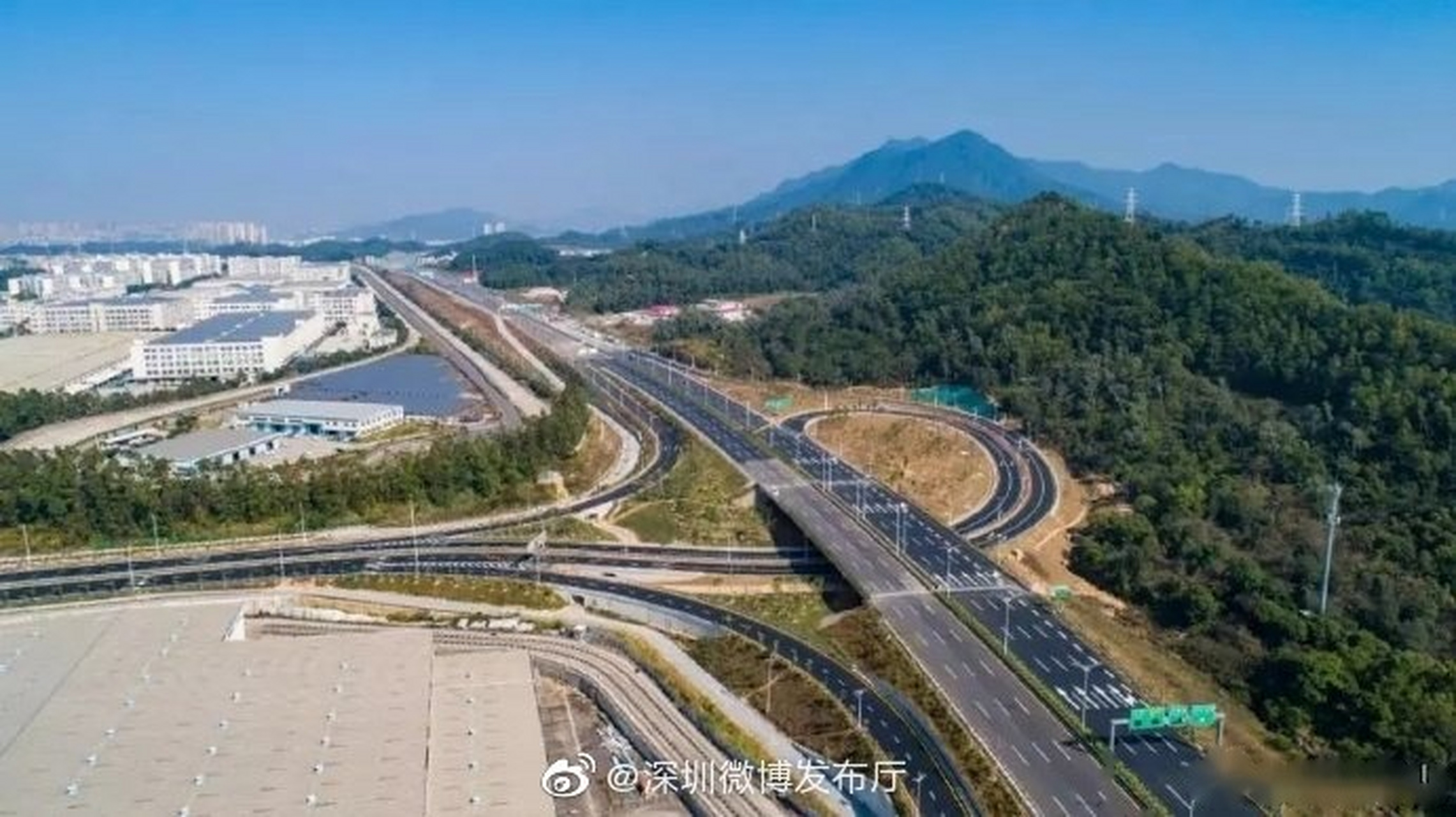 很快就可从前海直达龙岗啦】创新南山:今日上午,南坪快速路三期工程龙