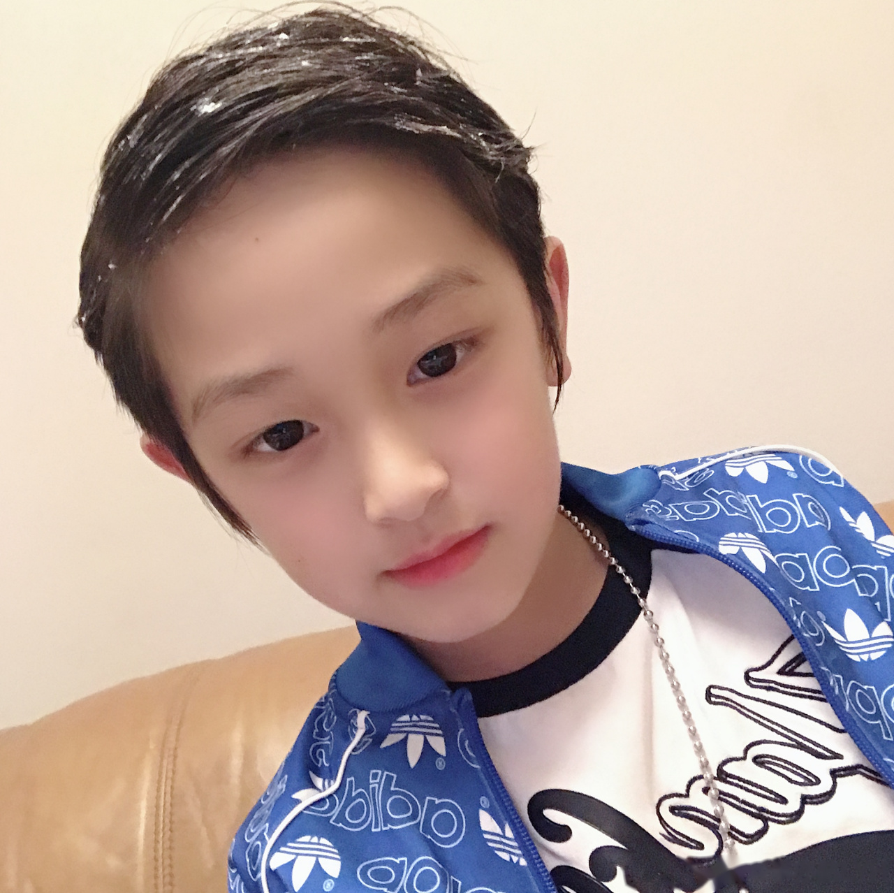 学校老师要求今天为抗疫前线的阿姨朗诵诗歌或散文需要