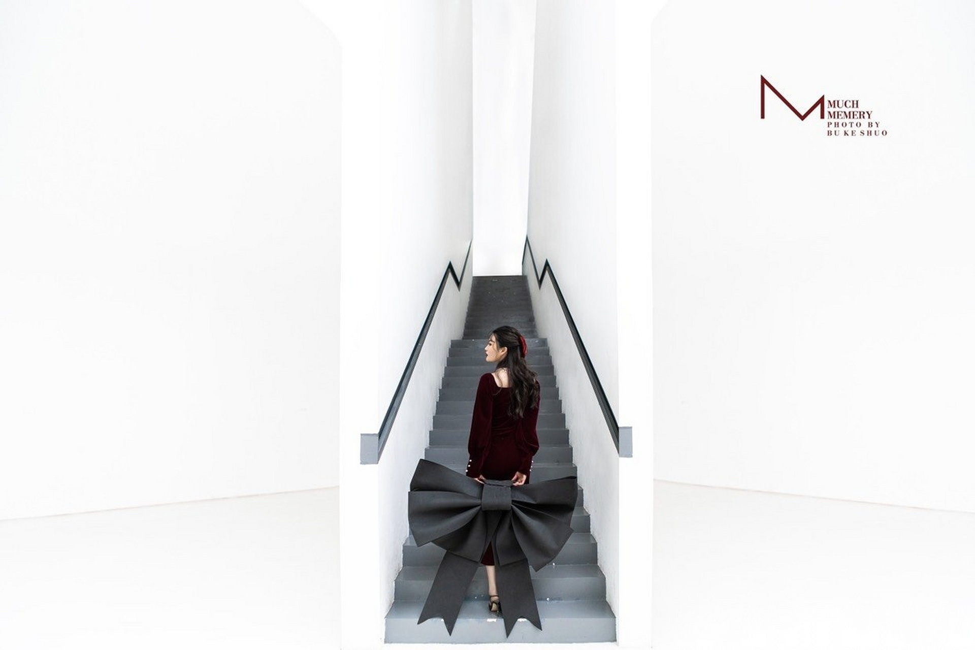 《much memery》 极简环境人像创作,如何合理安排环境中的点线面对于