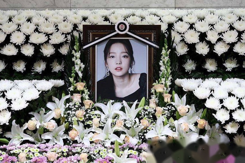 据韩媒,2日下午,因涉嫌殴打,胁迫具荷拉并利用摄像机进行非法拍摄,前