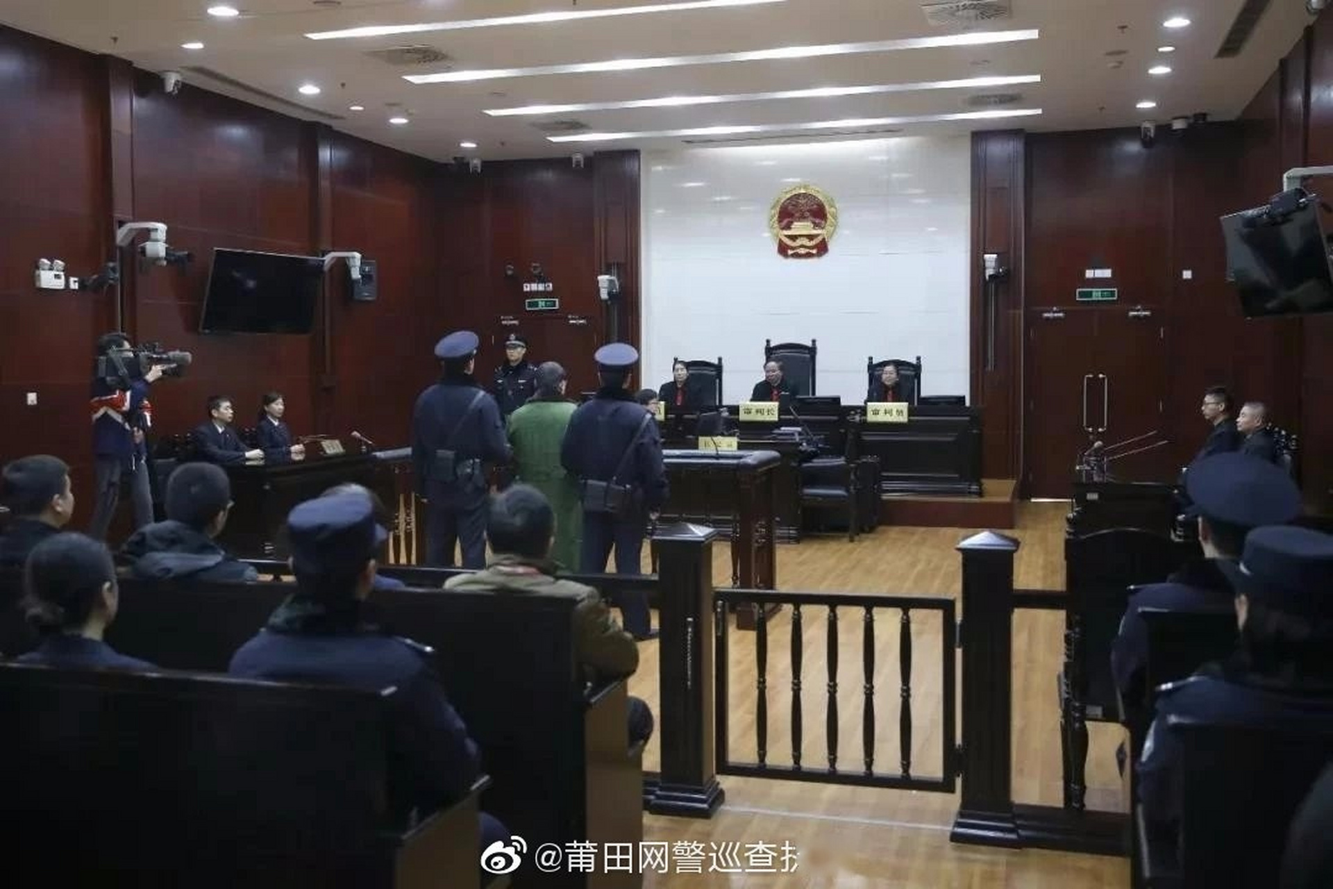 男子上海持刀杀害儿童二审仍判死刑】 今日14时,上海市高级人民法院