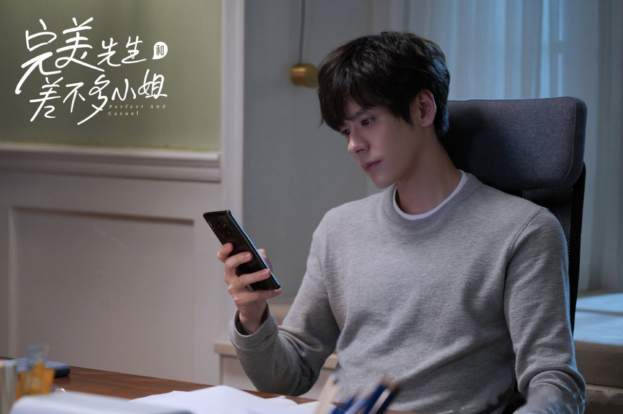 魏哲鸣# 又到十月男友章斯年剧照放送时间啦[鼓掌] 今晚八点剧更