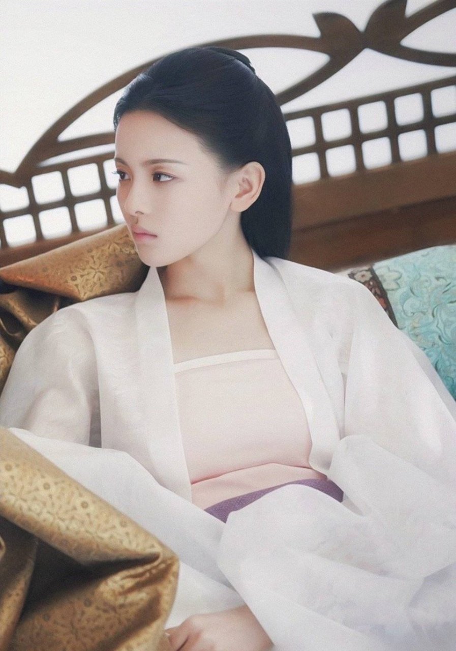 杨超越首部古装剧《长安诺》饰演"大家闺秀"董若萱,超越妹妹古装造型