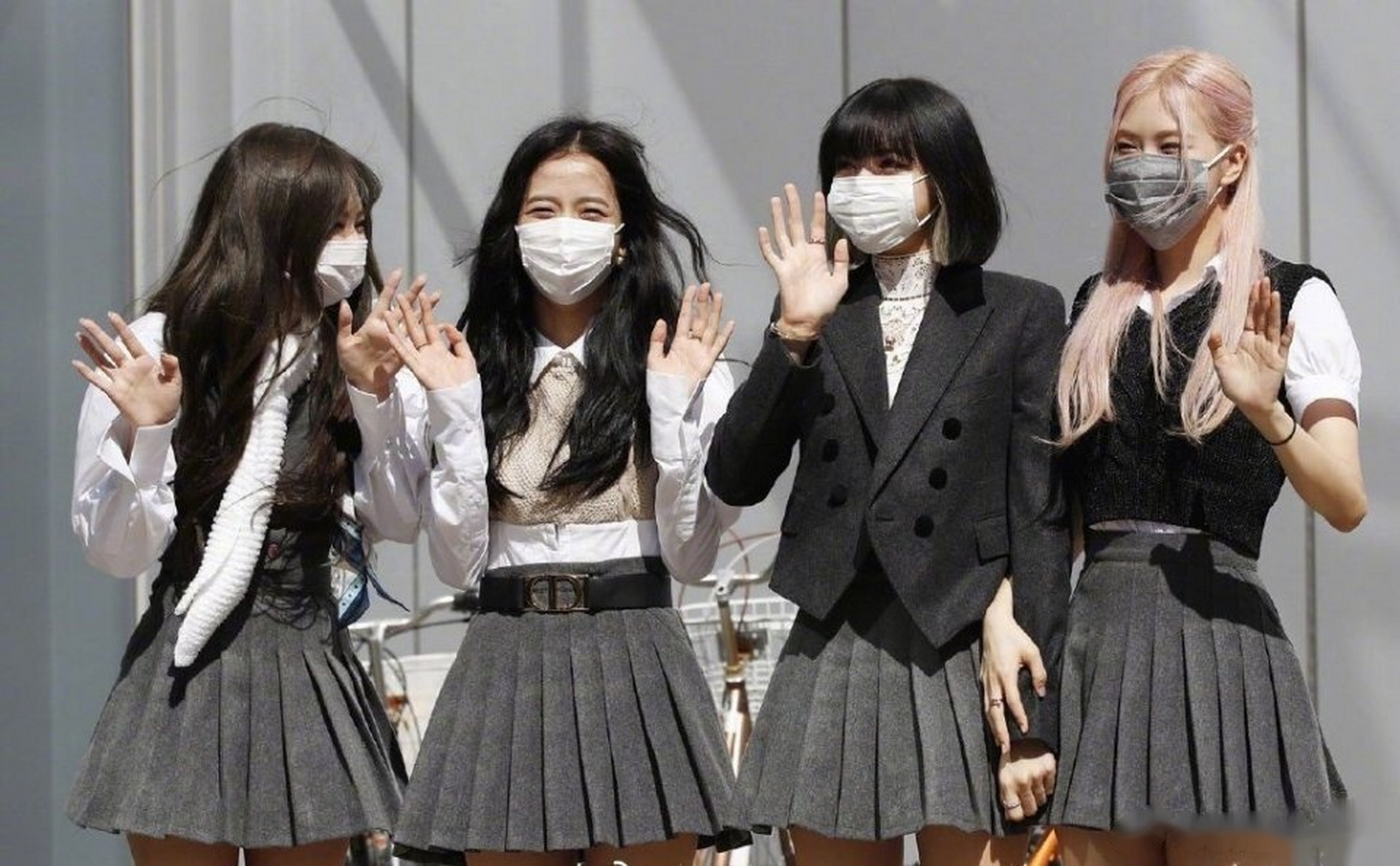 blackpink霍格沃茨学院风,blackpink哈利波特头像 blackpink学院风造型亮相录制综艺,jennie,lisa,智秀,rose朴彩英 今天