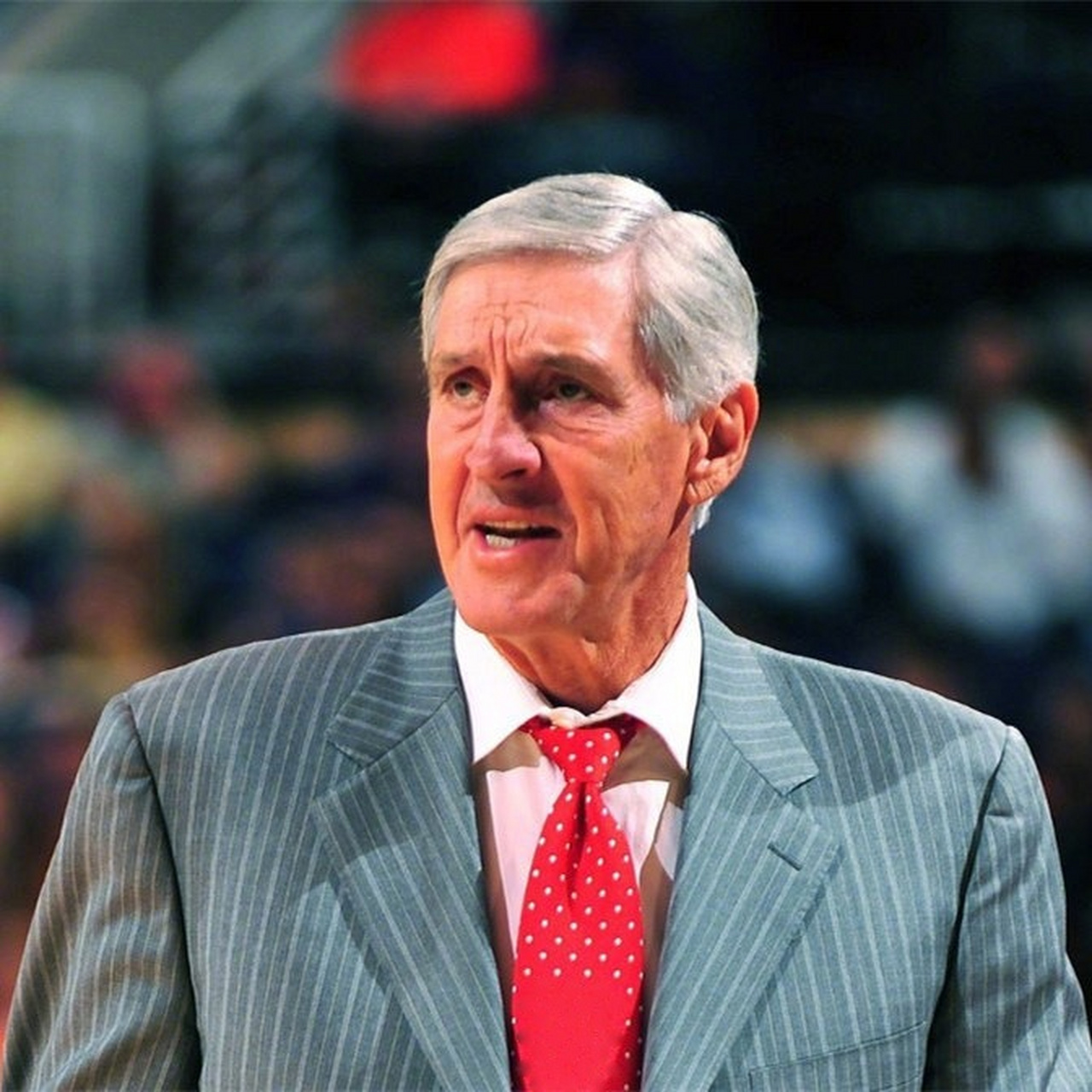 【杰里斯隆去世】据nba犹他爵士队官方宣布,该球队功勋主帅杰里·斯隆