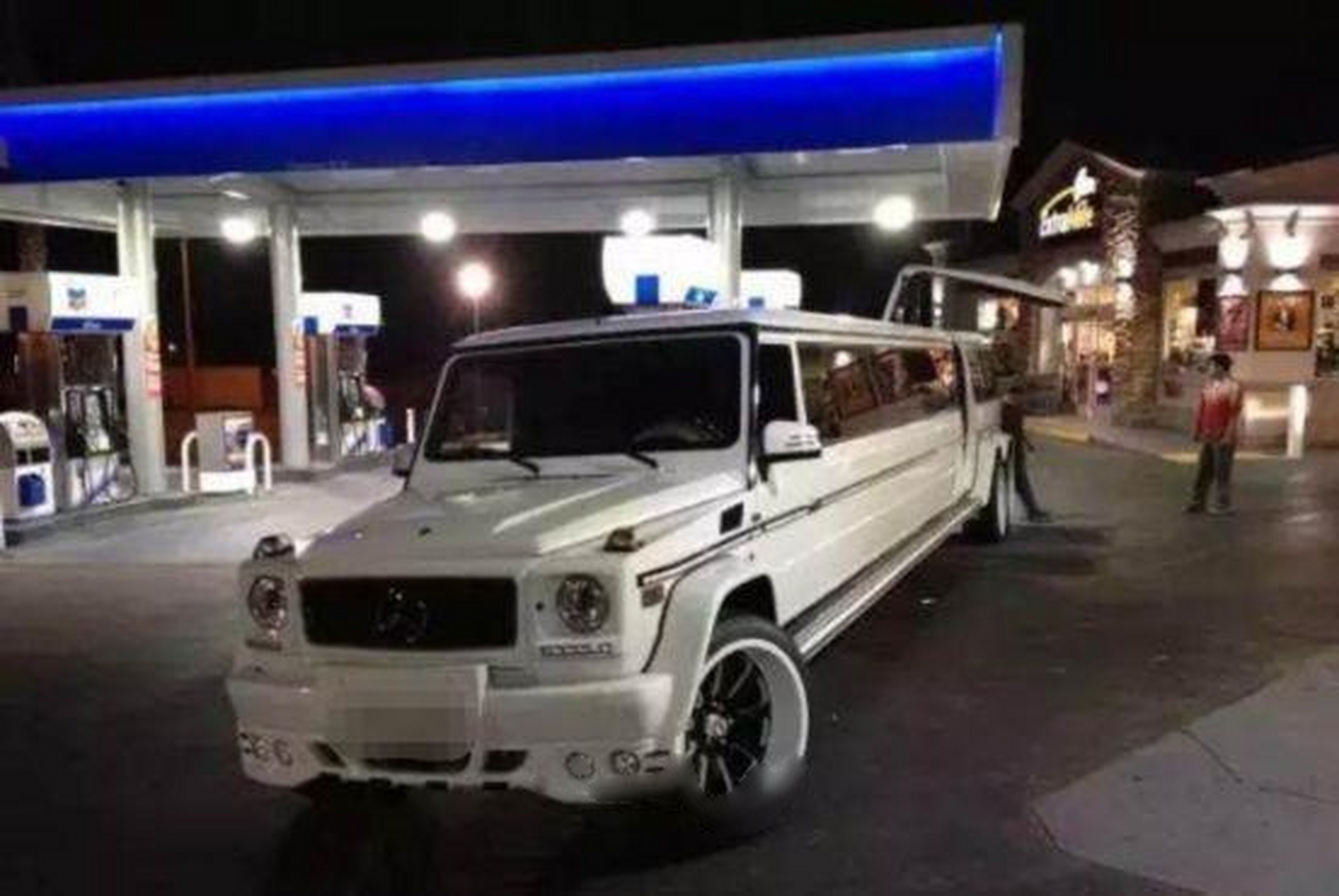 全球唯一一辆加长版奔驰g65.