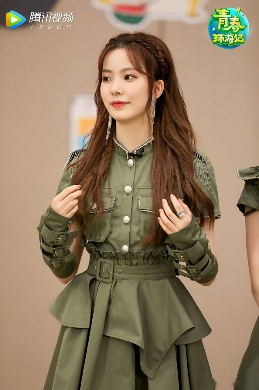 青春环游记#成团助力官硬糖少女303剧照来咯!
