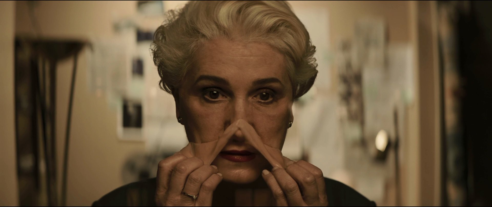 "欲要得到救赎,必先承受痛苦." ——《看不见的客人》