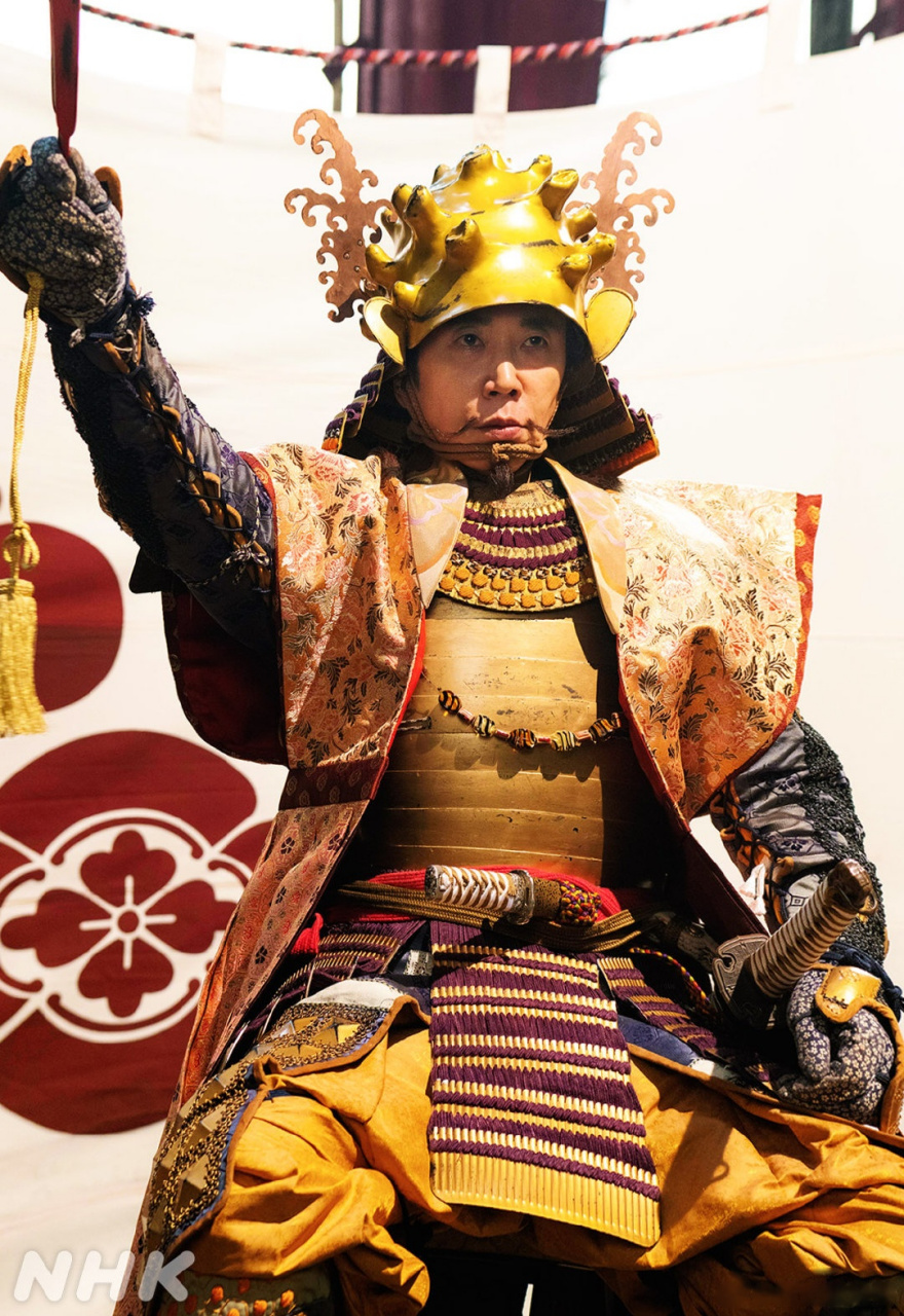 【#日本历史# 甲胄收藏/朝仓义景】  ◆当世具足  『紫丝威金箔押桶侧