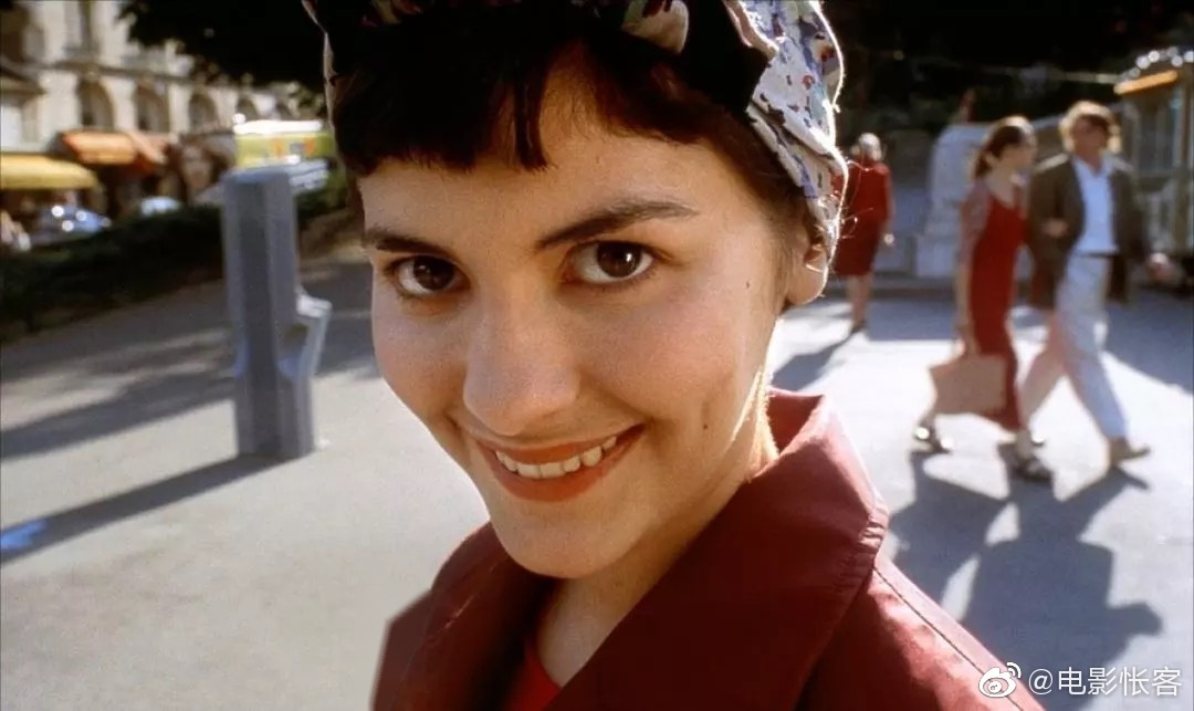 《天使爱美丽》是一部关于孤独,关于缺点,关于各种奇奇怪怪林林总总的