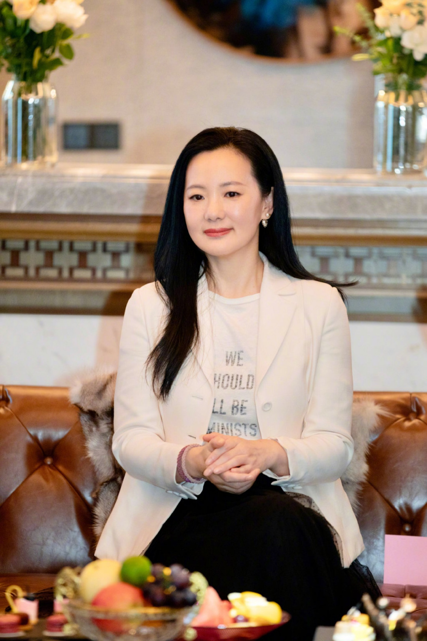 【长春电影节"女性影人会客厅" 咏梅 严歌苓等人探讨女性电影人的优势