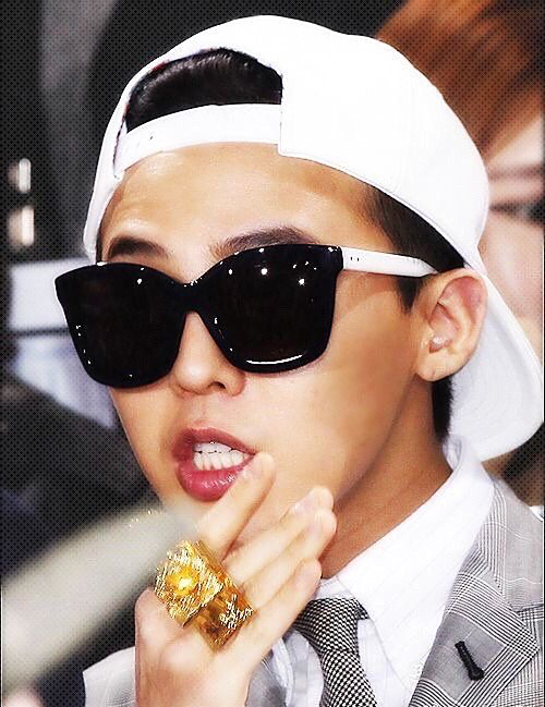 分享一波戴着墨镜的权志龙!快来收图!