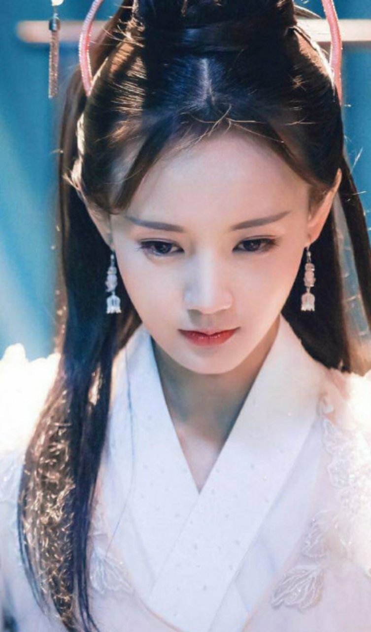 于正##李一桐#他来了他来了,于正带着内涵小作文走来