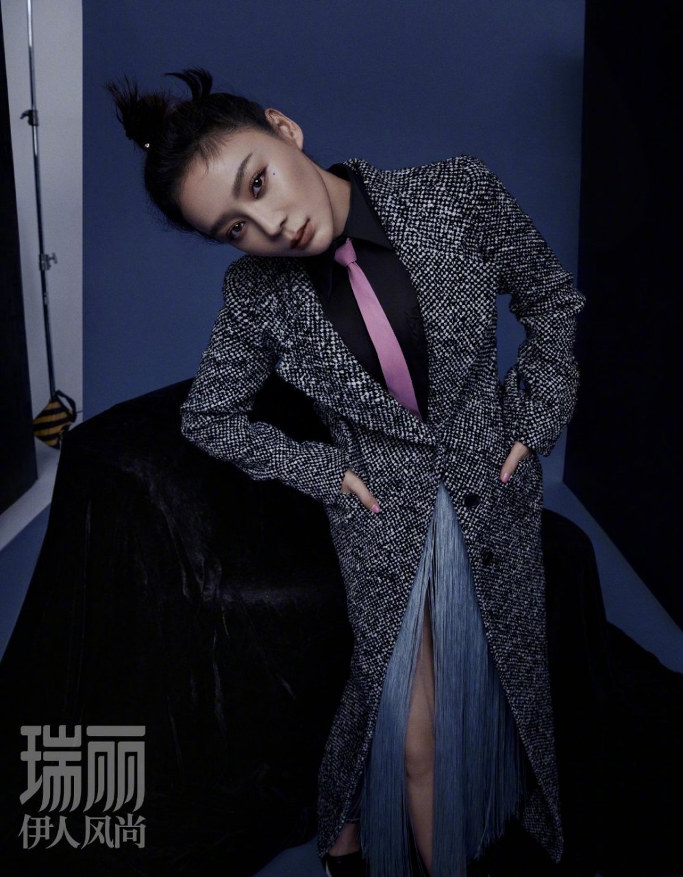 袁姗姗#瑞丽伊人风尚十二月刊封面女郎,飒气十足真的是太好看了.