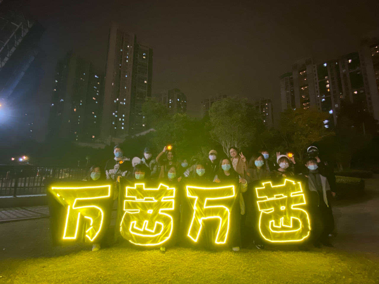 10上海应援】 你是点点微光,我便向光而行步履不停  天冷大家辛苦啦