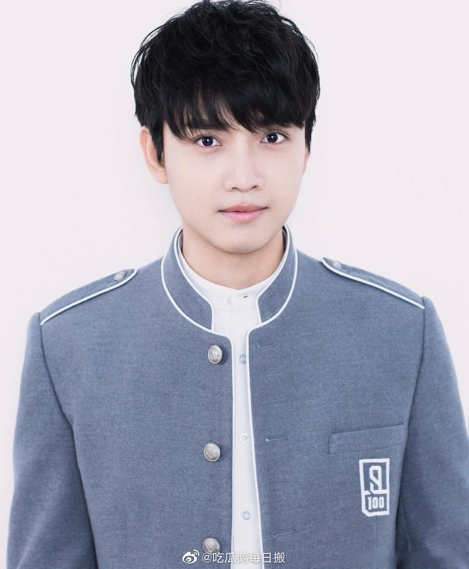 黄书豪出家#参加过偶像练习生的黄书豪出家了,原来泰国男人大部分都