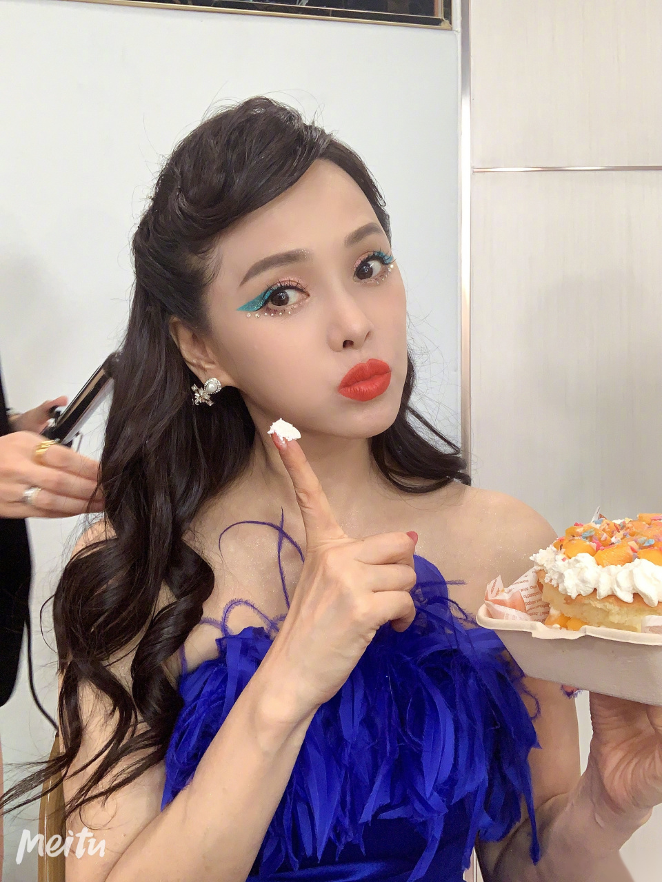 (仰天长笑中.) 谢谢队长@黄圣依 一直给我鼓励,谢谢@张萌 的海