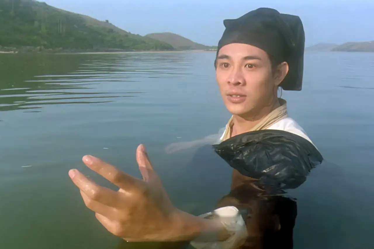 当年为了《笑傲江湖之东方不败》的选角一事,金庸大骂徐克不懂武侠