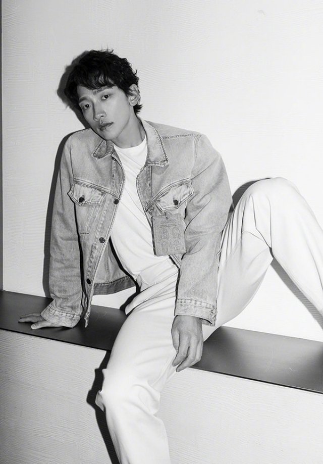 rain这个身材也太好了,穿衣显瘦,脱衣有肉,一点都看不出来已经是快四