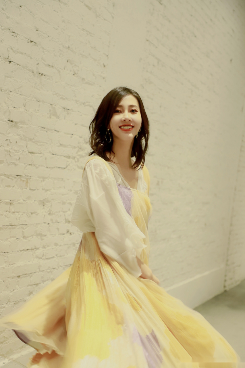 弦子今日不是酷盖,是好久不见的甜系姐姐弦子stringer ～快来查收吧