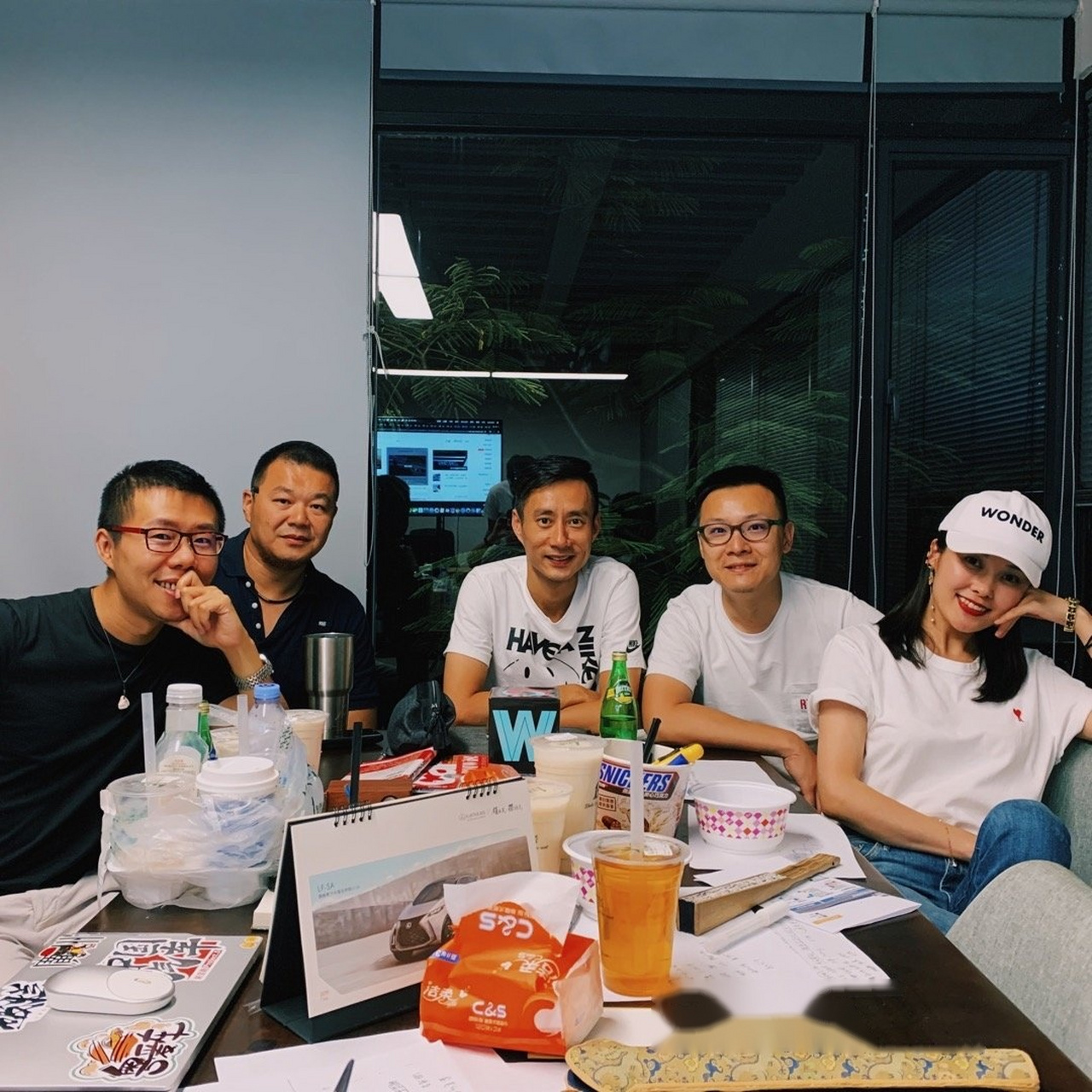 都是一群志同道合的好伙伴,大家车言论五位合体啦