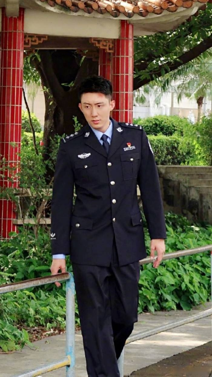 《破冰行动》里的李飞,黄景瑜的帅都救不了李飞的捉急智商!