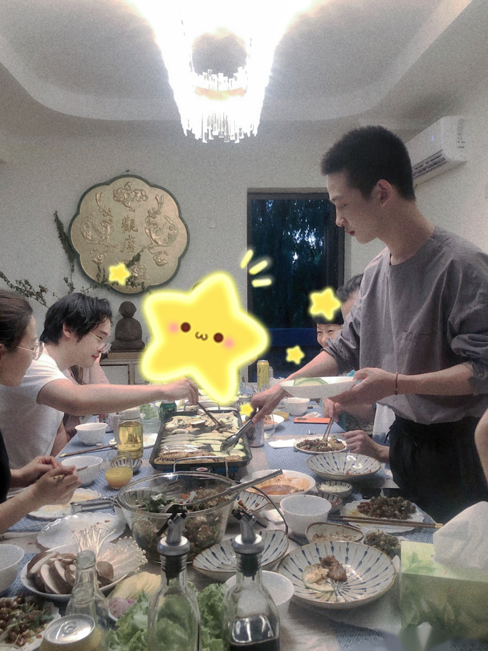 谢天竞 上辈子 可能都是个菜勺