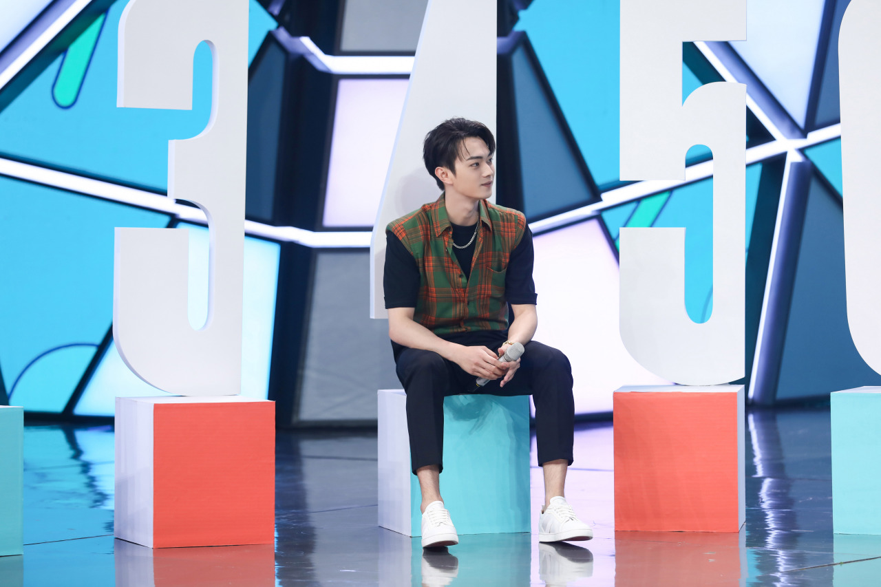 许凯# 明晚湖南卫视《快乐大本营》,机智有趣的憨小许将闪亮登场,三 